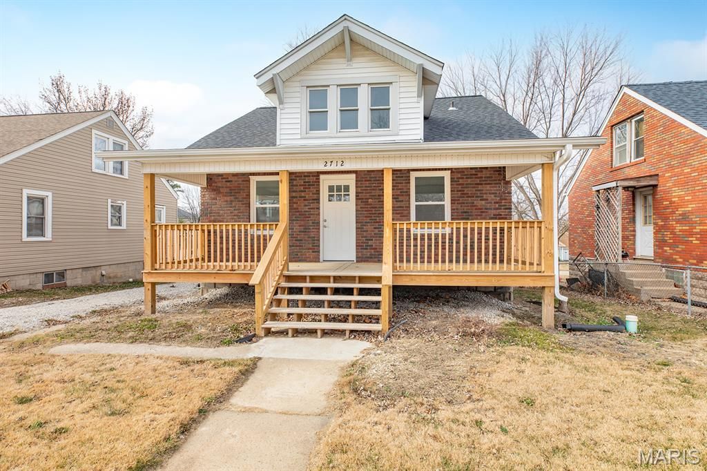 2712 Gerson Avenue, Godfrey, IL 62035