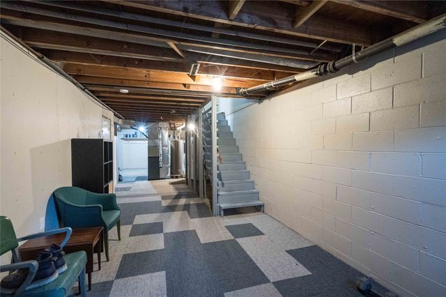 6620 Boston Avenue, Urbandale, IA 50322