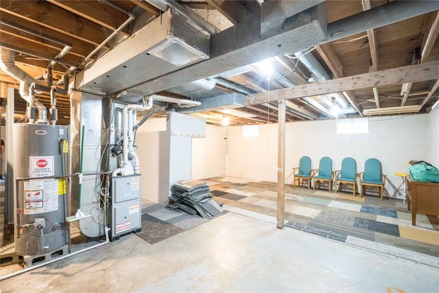 6620 Boston Avenue, Urbandale, IA 50322