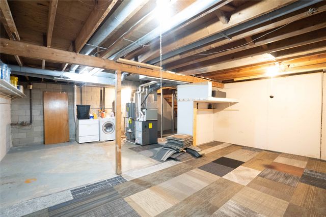 6620 Boston Avenue, Urbandale, IA 50322