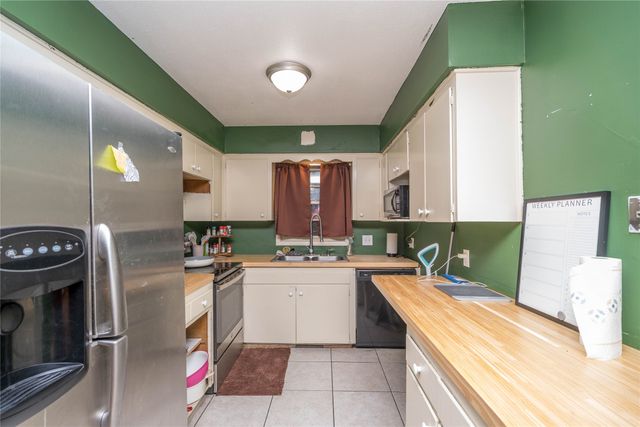 6620 Boston Avenue, Urbandale, IA 50322