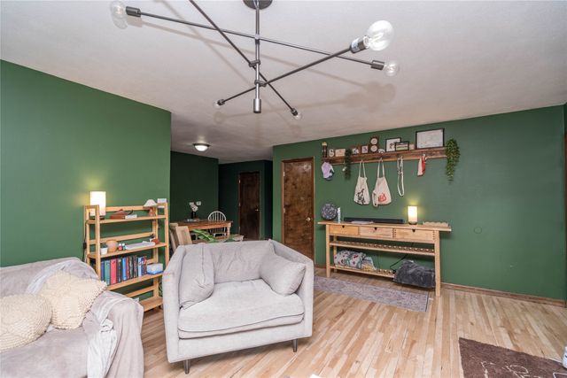 6620 Boston Avenue, Urbandale, IA 50322