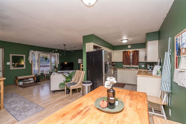 6620 Boston Avenue, Urbandale, IA 50322