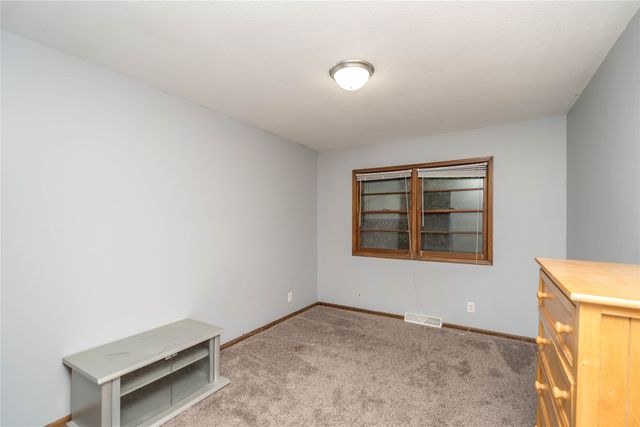 6620 Boston Avenue, Urbandale, IA 50322