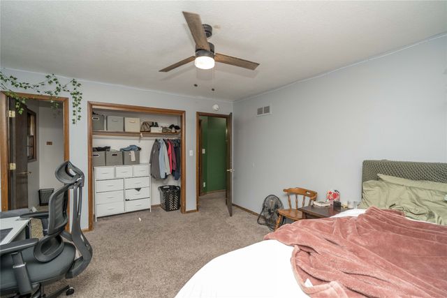 6620 Boston Avenue, Urbandale, IA 50322