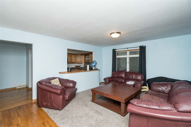 6620 Boston Avenue, Urbandale, IA 50322