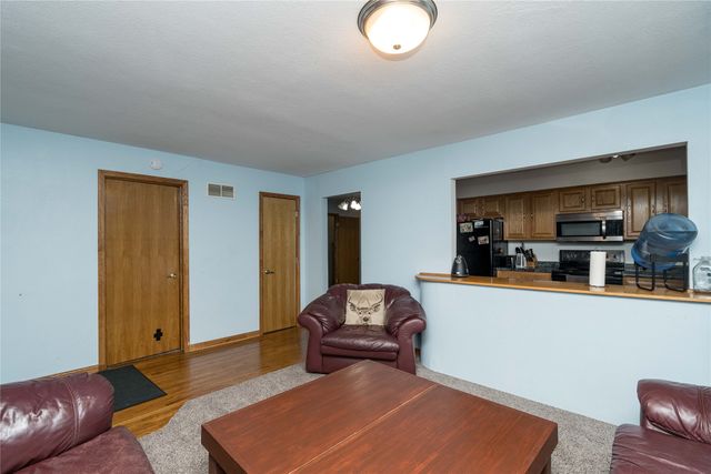 6620 Boston Avenue, Urbandale, IA 50322