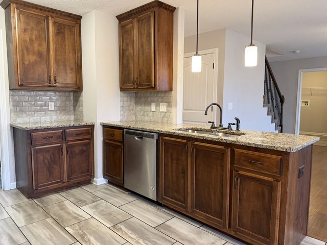 1137 Gentry Dr, Clarksville, TN 37043