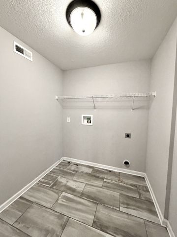 1137 Gentry Dr, Clarksville, TN 37043