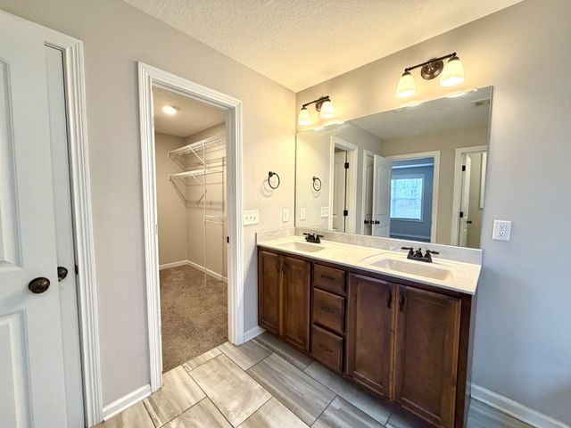 1137 Gentry Dr, Clarksville, TN 37043