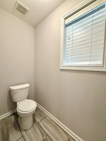 1137 Gentry Dr, Clarksville, TN 37043