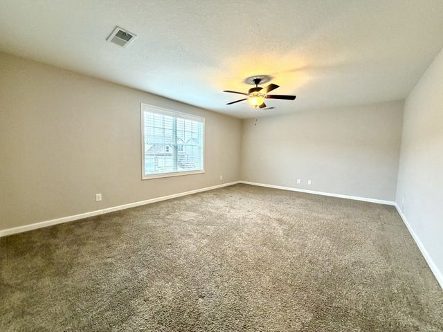 1137 Gentry Dr, Clarksville, TN 37043