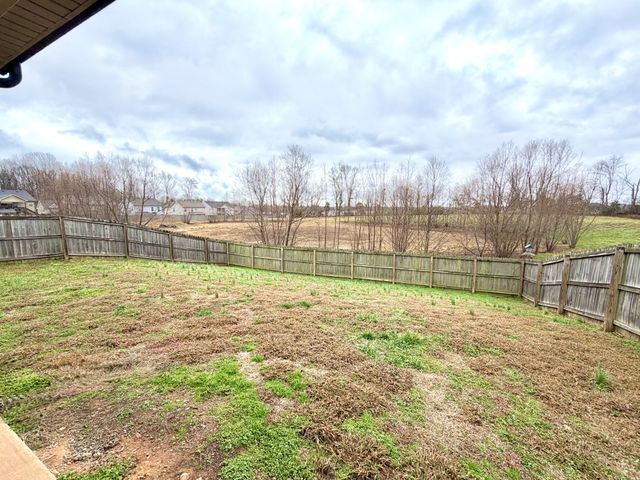 1137 Gentry Dr, Clarksville, TN 37043