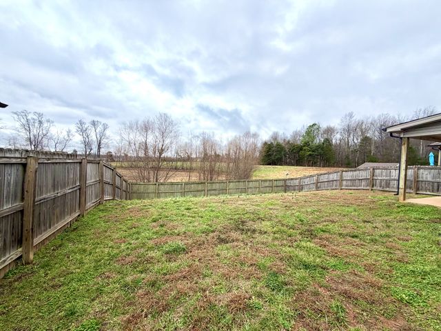 1137 Gentry Dr, Clarksville, TN 37043