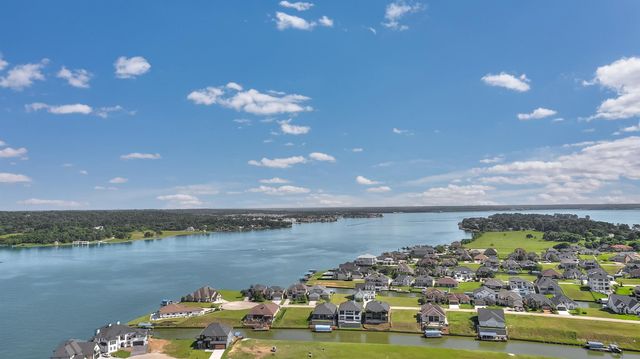 10700 S Lake Mist Lane, Willis, TX 77318