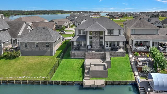 10700 S Lake Mist Lane, Willis, TX 77318