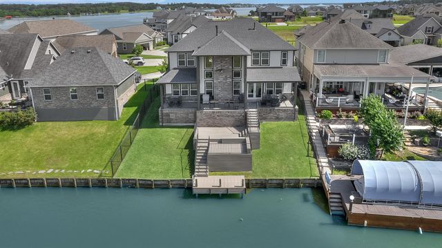10700 S Lake Mist Lane, Willis, TX 77318