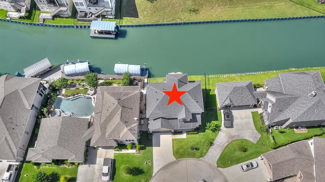 10700 S Lake Mist Lane, Willis, TX 77318