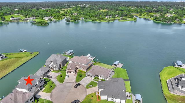 10700 S Lake Mist Lane, Willis, TX 77318