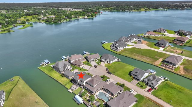 10700 S Lake Mist Lane, Willis, TX 77318