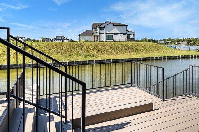 10700 S Lake Mist Lane, Willis, TX 77318