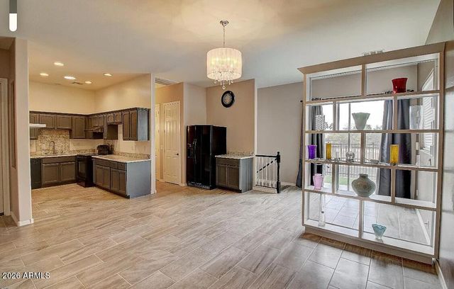 2734 E ELLIS Street, Phoenix, AZ 85042
