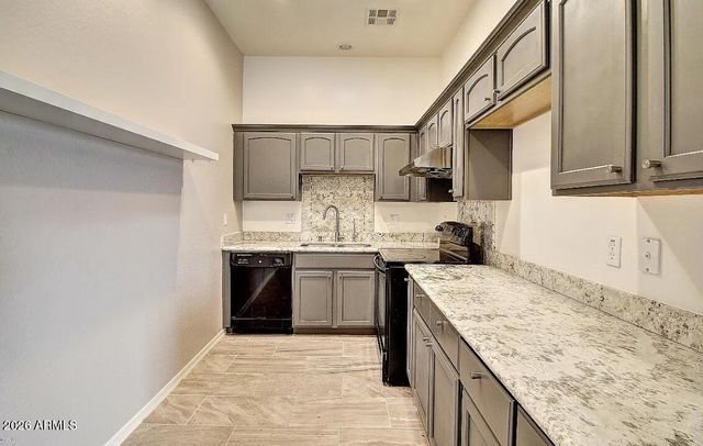 2734 E ELLIS Street, Phoenix, AZ 85042