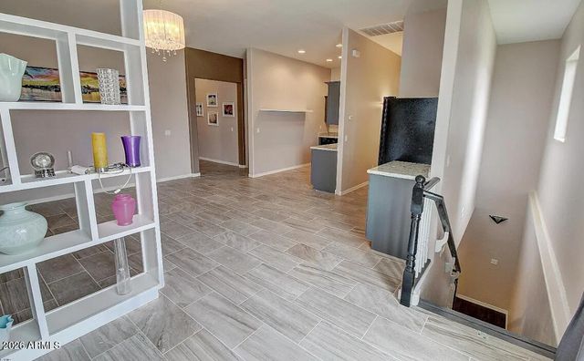 2734 E ELLIS Street, Phoenix, AZ 85042