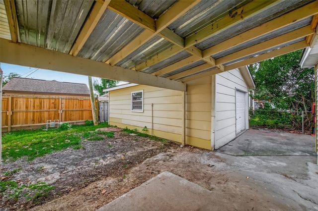 6741 Feldspar Street, Houston, TX 77092