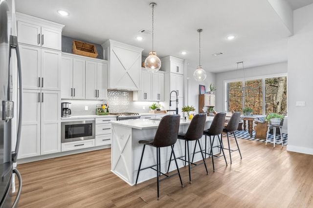 121 Oneida Way, Maumelle, AR 72113