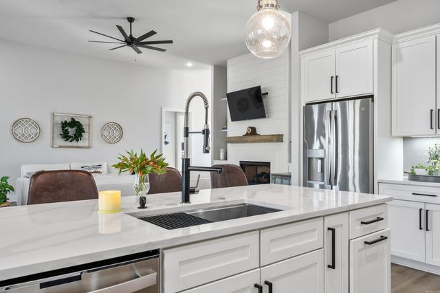 121 Oneida Way, Maumelle, AR 72113