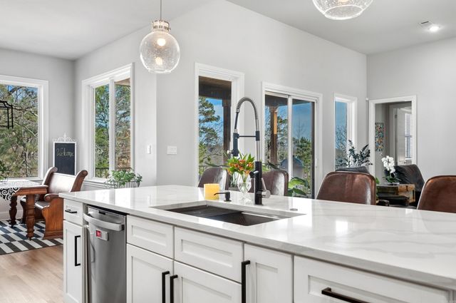 121 Oneida Way, Maumelle, AR 72113