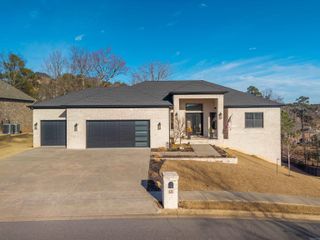 121 Oneida Way, Maumelle, AR 72113