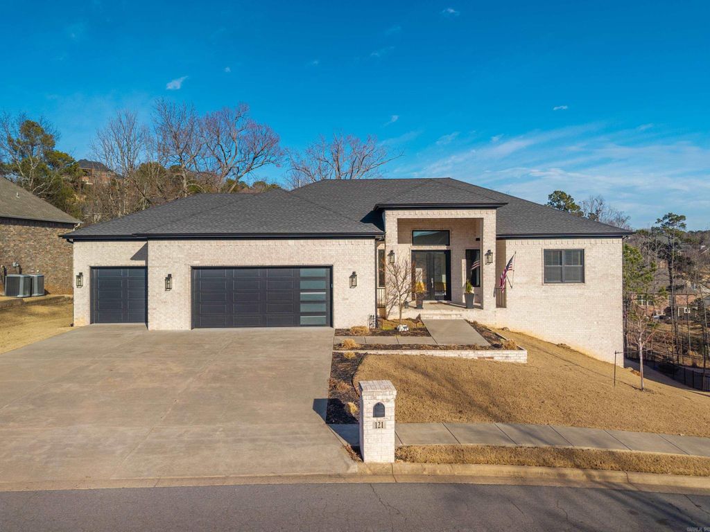 121 Oneida Way, Maumelle, AR 72113