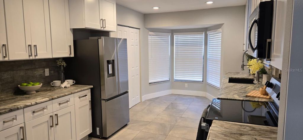 Image 11 of property listing at 2720 EASTBROOK DRIVE, Lakeland, FL 33811