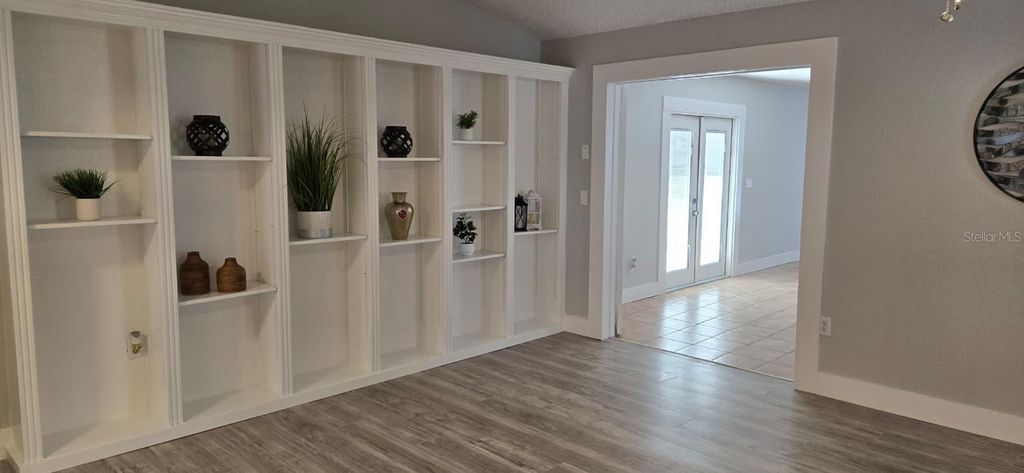 Image 3 of property listing at 2720 EASTBROOK DRIVE, Lakeland, FL 33811