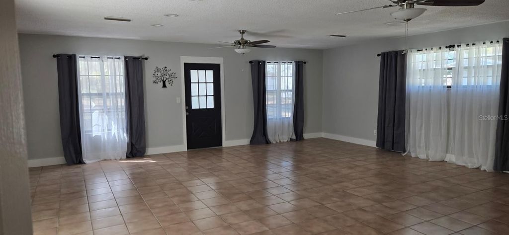 Image 9 of property listing at 2720 EASTBROOK DRIVE, Lakeland, FL 33811