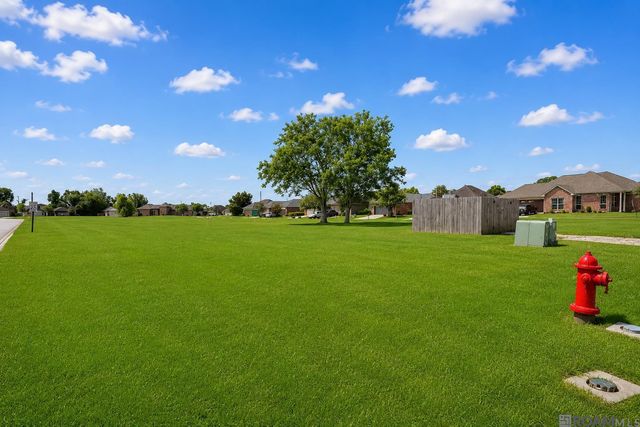 1420 Spanish Lakes Ave, St Gabriel, LA 70776