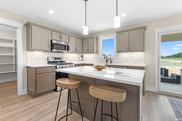 511 Caribou Crossing, Auburn, IN 46706