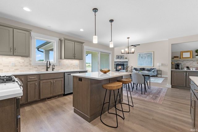 511 Caribou Crossing, Auburn, IN 46706