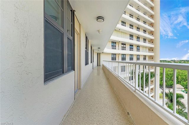 380 Seaview CT # 805, Marco Island, FL 34145