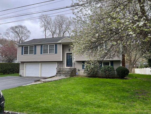 49 Cottonwood Road, Wellesley, MA 02482