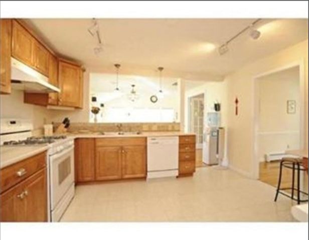 49 Cottonwood Road, Wellesley, MA 02482