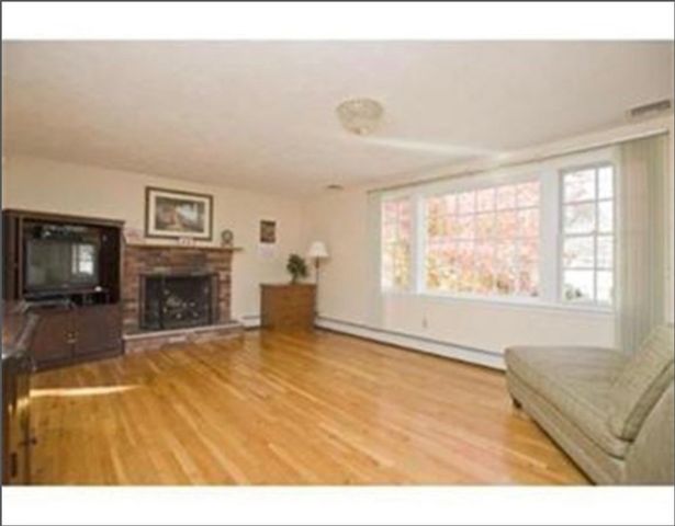 49 Cottonwood Road, Wellesley, MA 02482