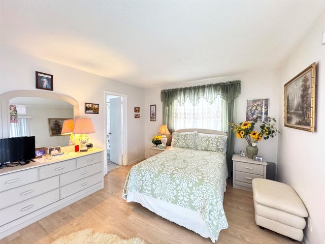 148 Bedford F, West Palm Beach, FL 33417