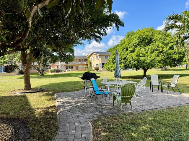 148 Bedford F, West Palm Beach, FL 33417