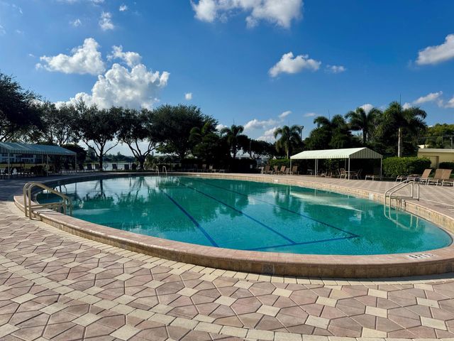148 Bedford F, West Palm Beach, FL 33417