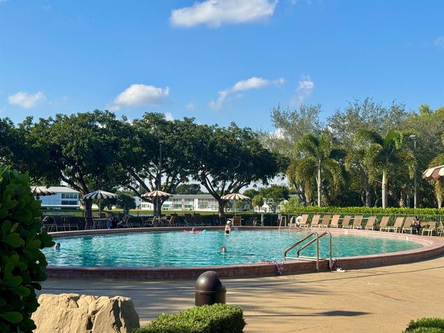 148 Bedford F, West Palm Beach, FL 33417