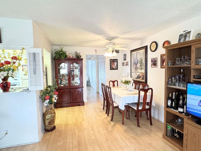 148 Bedford F, West Palm Beach, FL 33417