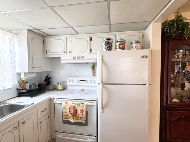 148 Bedford F, West Palm Beach, FL 33417